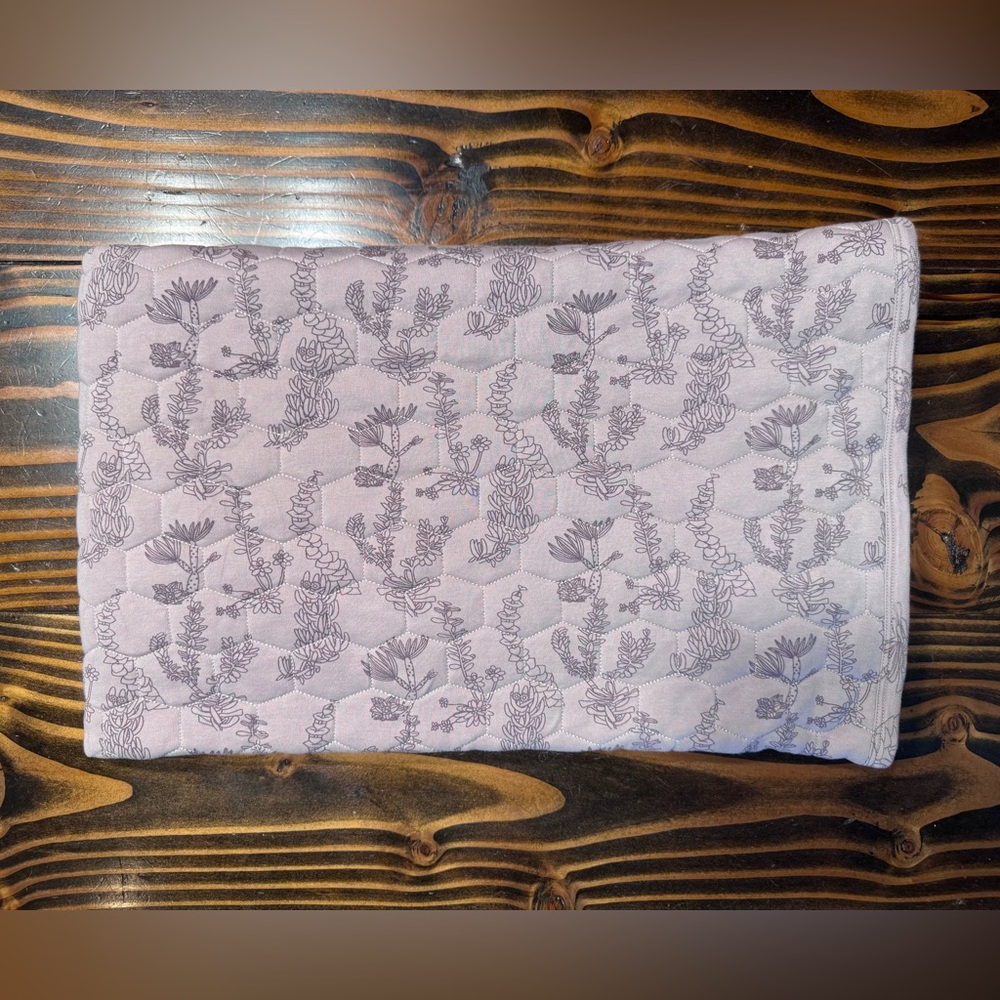 Kate Quinn Honeycomb Stitch Quilt